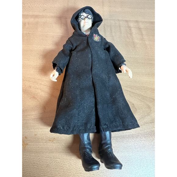 Harry Potter WBEI Action Figure Gryffindor Robe 7” - Picture 4 of 8